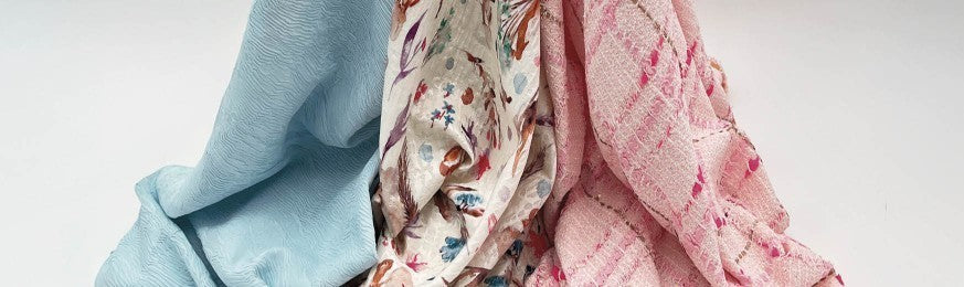 An italian luxury fabric macro for the Vestium NY journal article ‘Pure Silk Shirts: Why the Fabric Matters and What to Look For’.